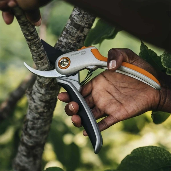 Fiskars Plus Bypass-Gartenschere Metall P531 5 Fiskars Plus Bypass-Gartenschere Metall P531 – Bild 5
