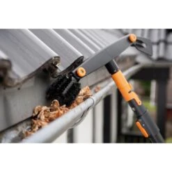 Fiskars QuikFit Dachrinnenreiniger, Besen -Alternate Verkäufe Fiskars QuikFit Dachrinnenreiniger Besen@@9whxhi08 1
